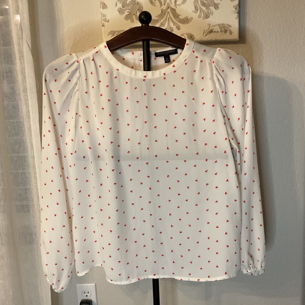 Banana Republic Factory Ivory Top with Red Heart Accents